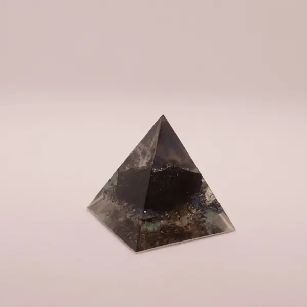 Orgonit piramidka 58mm